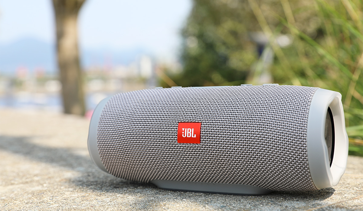 The JBl Charge 3 is a worthy alternative | The Master Switch