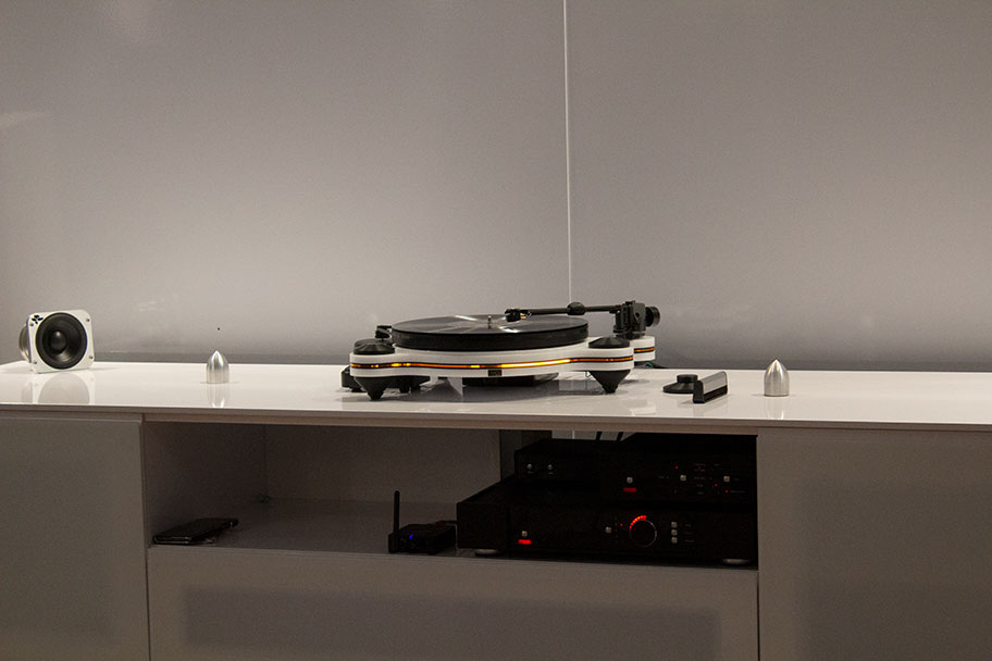 Take some time to connect up your turntable properly... | The Master Switch