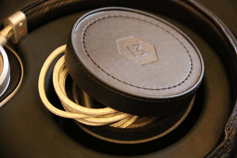 Master & Dynamic MW50 Cables/Case | The Master Switch