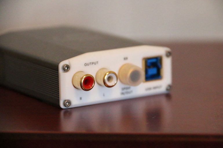 The Nano iOne packs RCA, USB and optical into its back end | The Master Switch