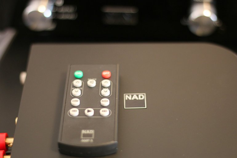 A simple and effective remote comes with the D3020 V2 | The Master Switch