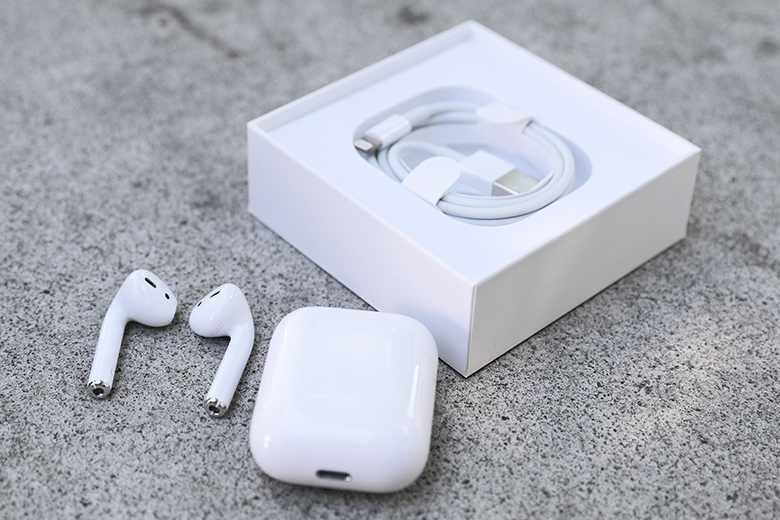 The AirPods come with two earbuds, a case, and a Lightning charge cable | The Master Switch