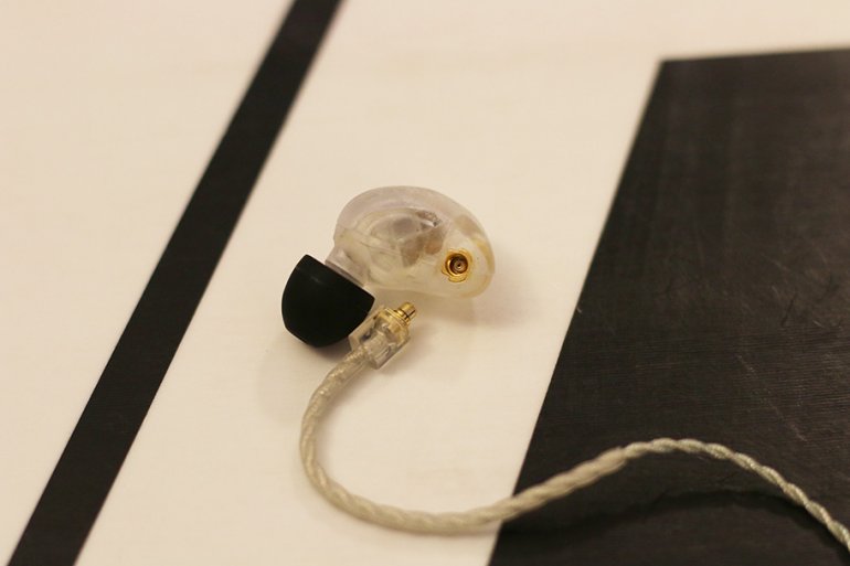 Brainwavz B400 in-ear headphones | The Master Switch