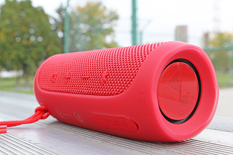 The JBL Flip 4 is sturdy and waterproof | The Master Switch