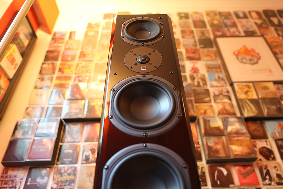 SVS Prime Pinnacle Floorstanding Speakers | The Master Switch