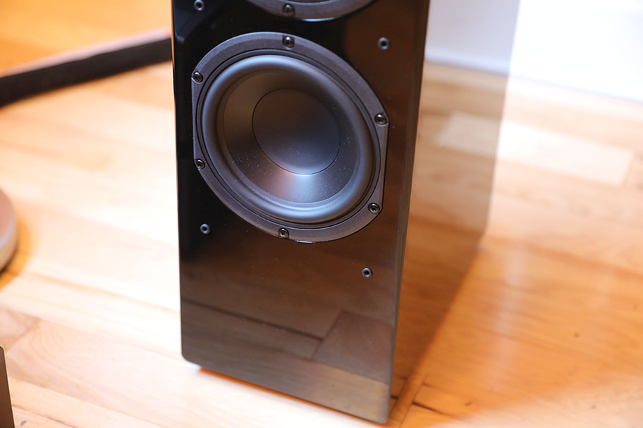 SVS Prime Pinnacle Floorstanding Speakers | The Master Switch