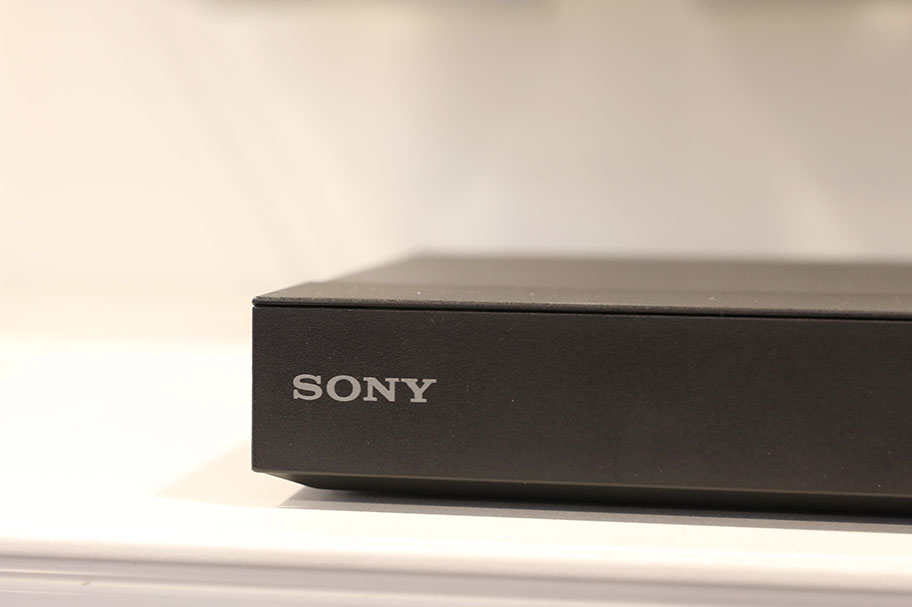 LG UBKM9 Streaming 4k Ultra HD Blu-ray With Dolby Vision, Cleaned