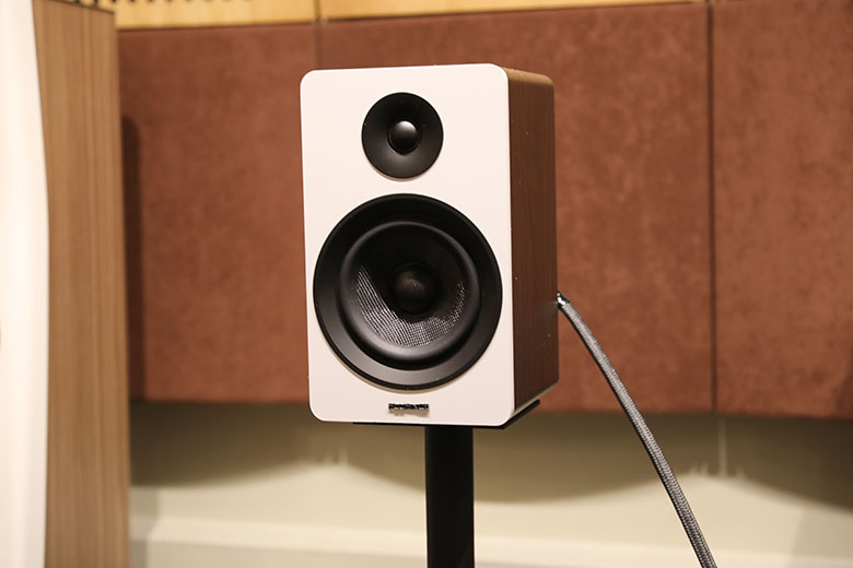 Fluance AI61 bookshelf speakers | The Master Switch