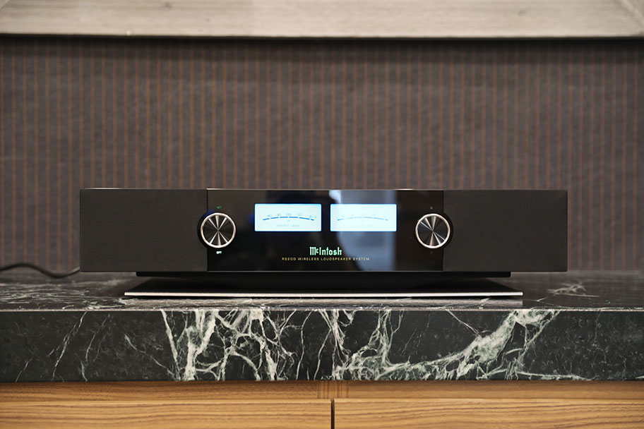 McIntosh RS200 Wireless Speaker | The Master Switch