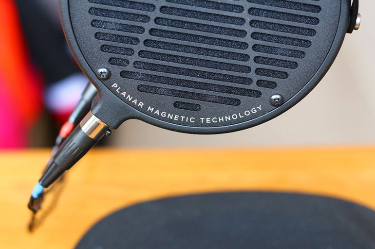 Audeze lcd2c hotsell weight