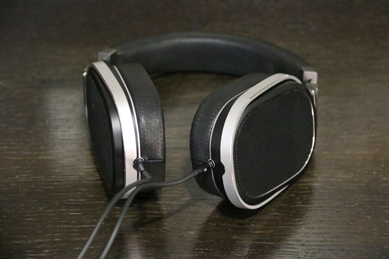 Monolith m1060 over ear planar magnetic headphones cheap