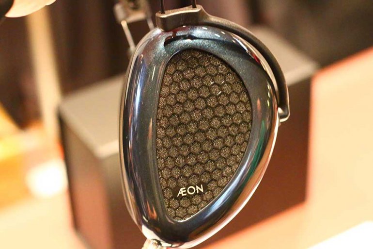 MrSpeakers Aeon FLOW | The Master Switch