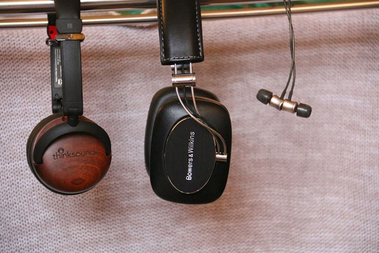 Thinksound On2, B&W P7 Wireless, MEZE 11 Neos | The Master Switch